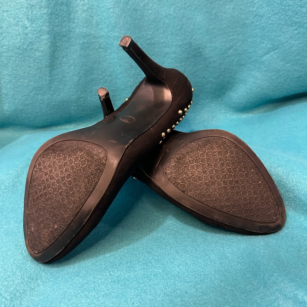 Black heels with gold studs - Picture 7 of 7